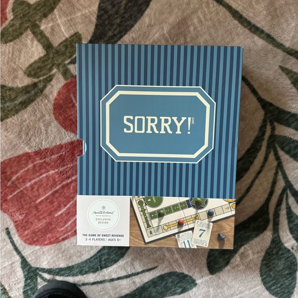 Hearth & Hand Magnolia Sorry Board Game Book Style NEW - Picture 3 of 5